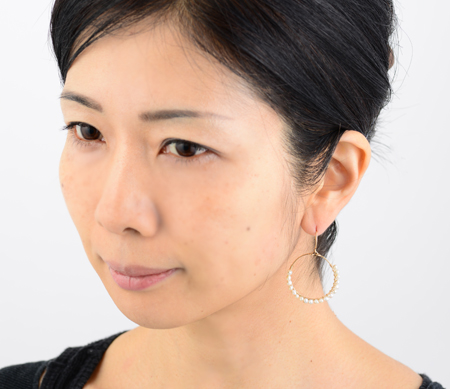 パールピアス ゴールド 揺れる 通販
