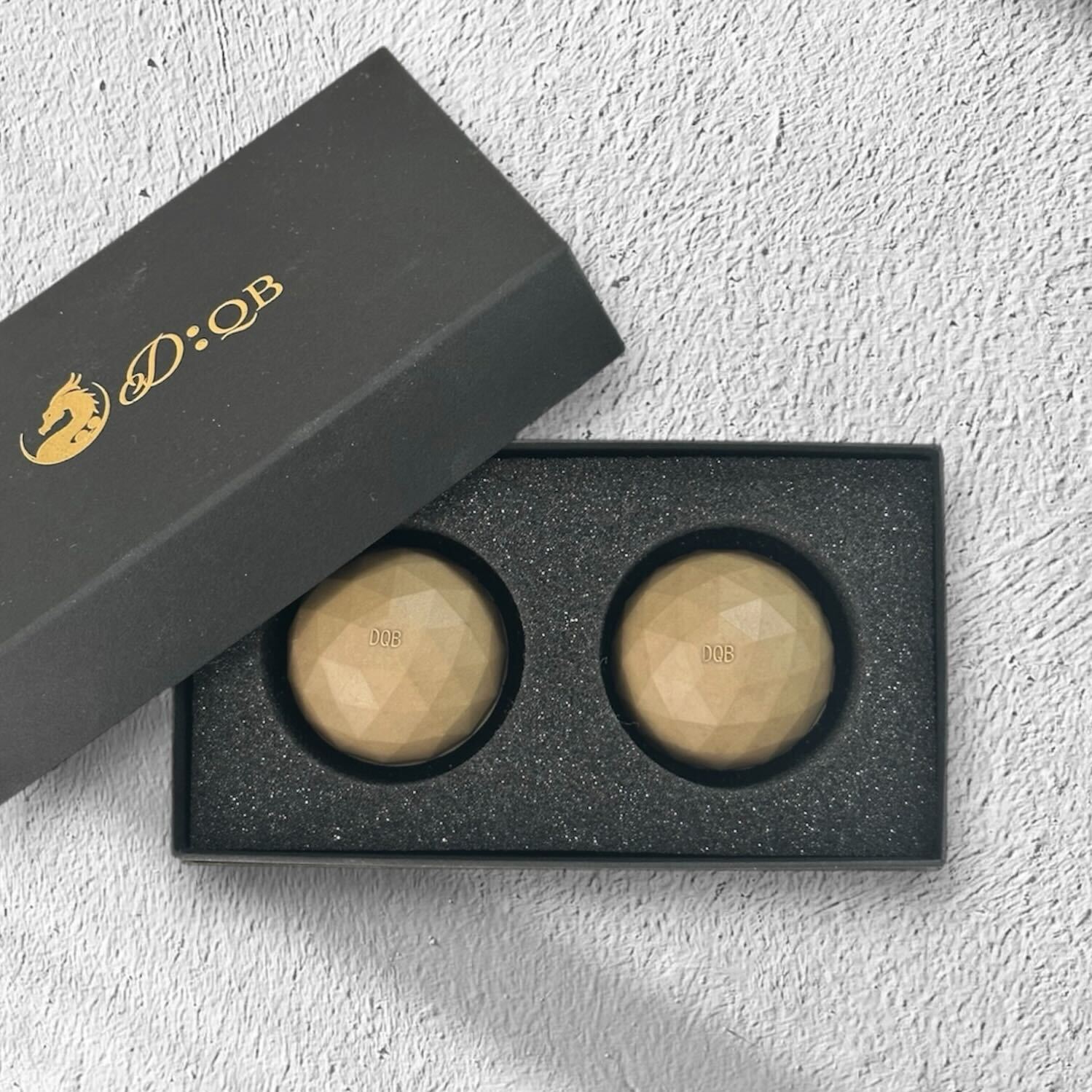 DQBボール,コリ,量子波,マッサージボール,ズキズキ,コリコリ